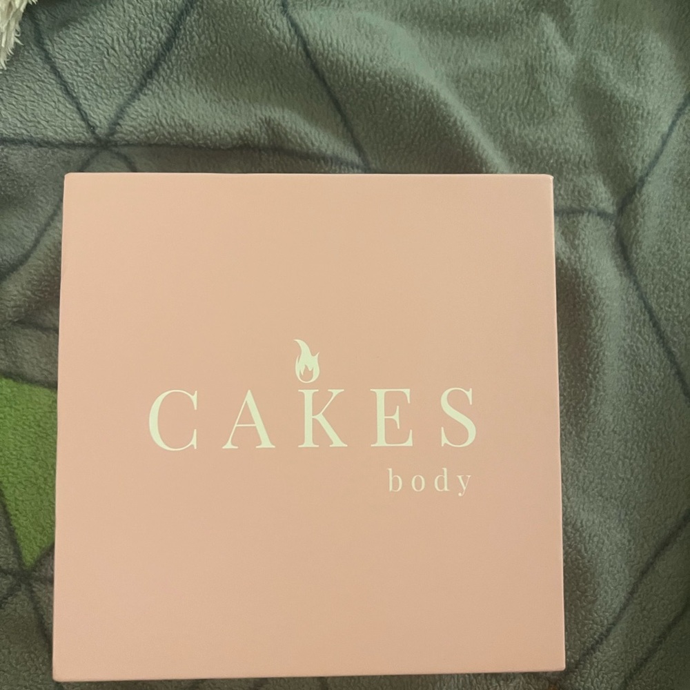 Cakes Body Grippy Cover